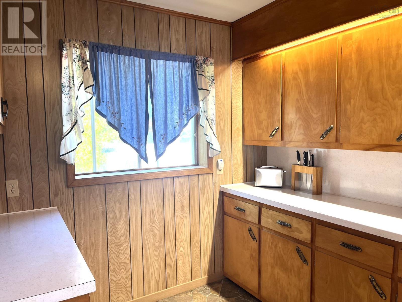 49 Chapel Street, Parrsboro, Nova Scotia  B0M 1S0 - Photo 13 - 202622040