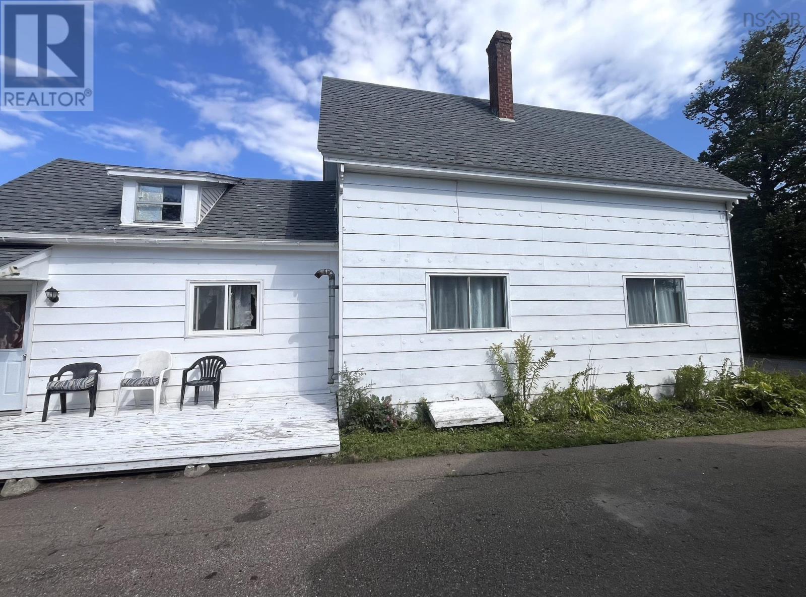 49 Chapel Street, Parrsboro, Nova Scotia  B0M 1S0 - Photo 3 - 202622040