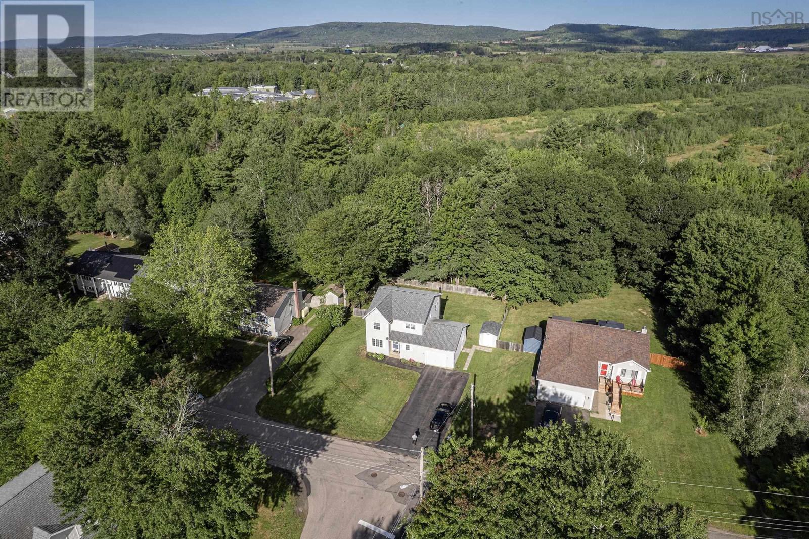 27 Pinecrest Drive, Middleton, Nova Scotia  B0S 1P0 - Photo 2 - 202622113