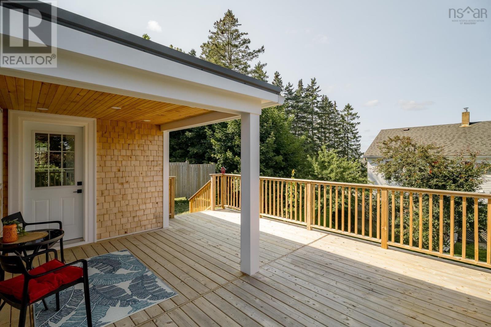 55 Lawrence Street, Lunenburg, Nova Scotia  B0J 2C0 - Photo 17 - 202622409
