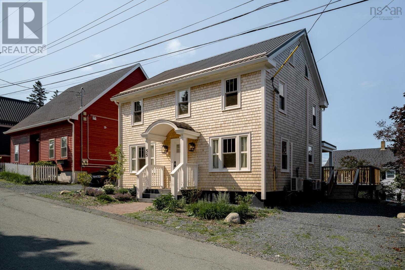 55 Lawrence Street, Lunenburg, Nova Scotia  B0J 2C0 - Photo 3 - 202622409
