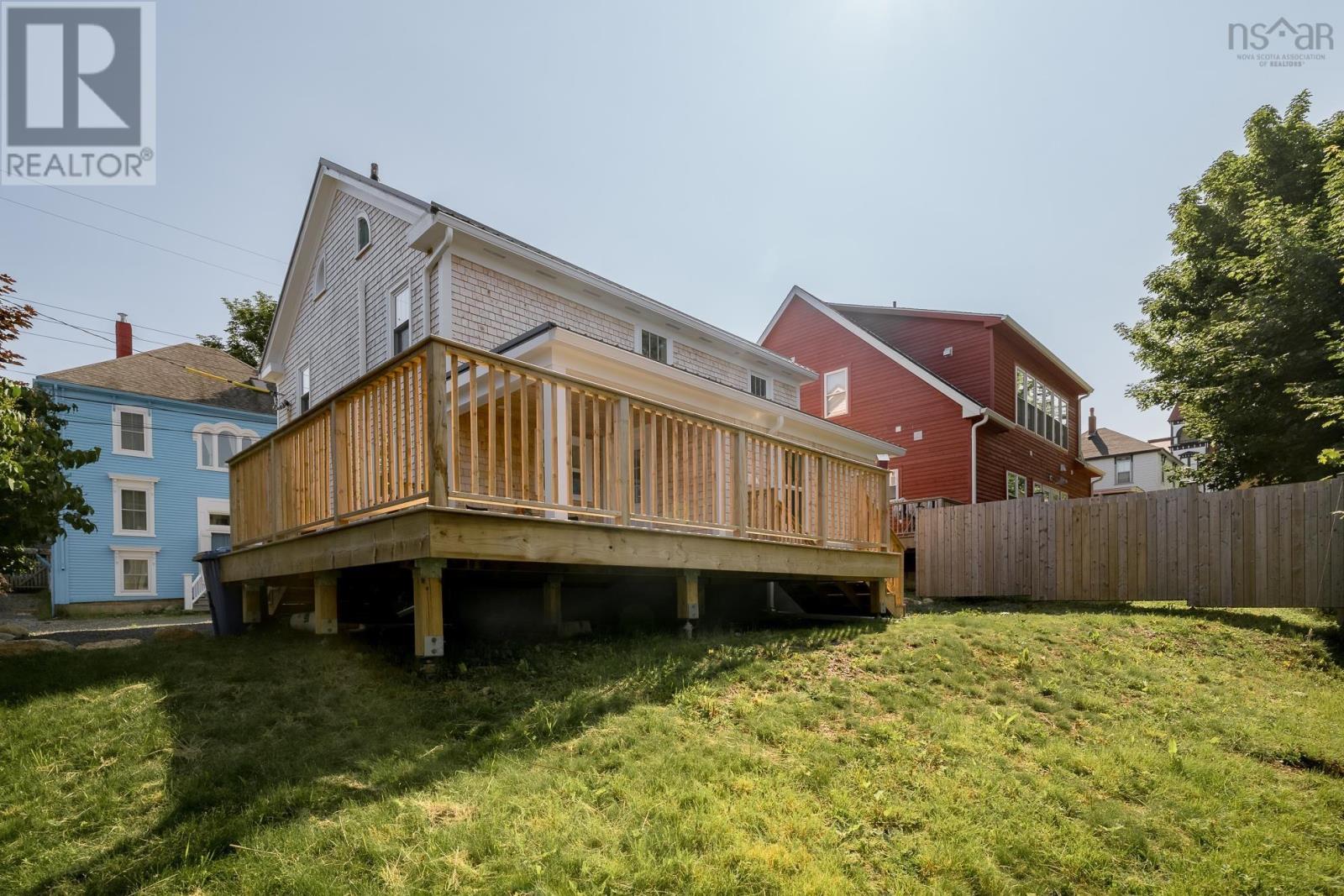 55 Lawrence Street, Lunenburg, Nova Scotia  B0J 2C0 - Photo 40 - 202622409