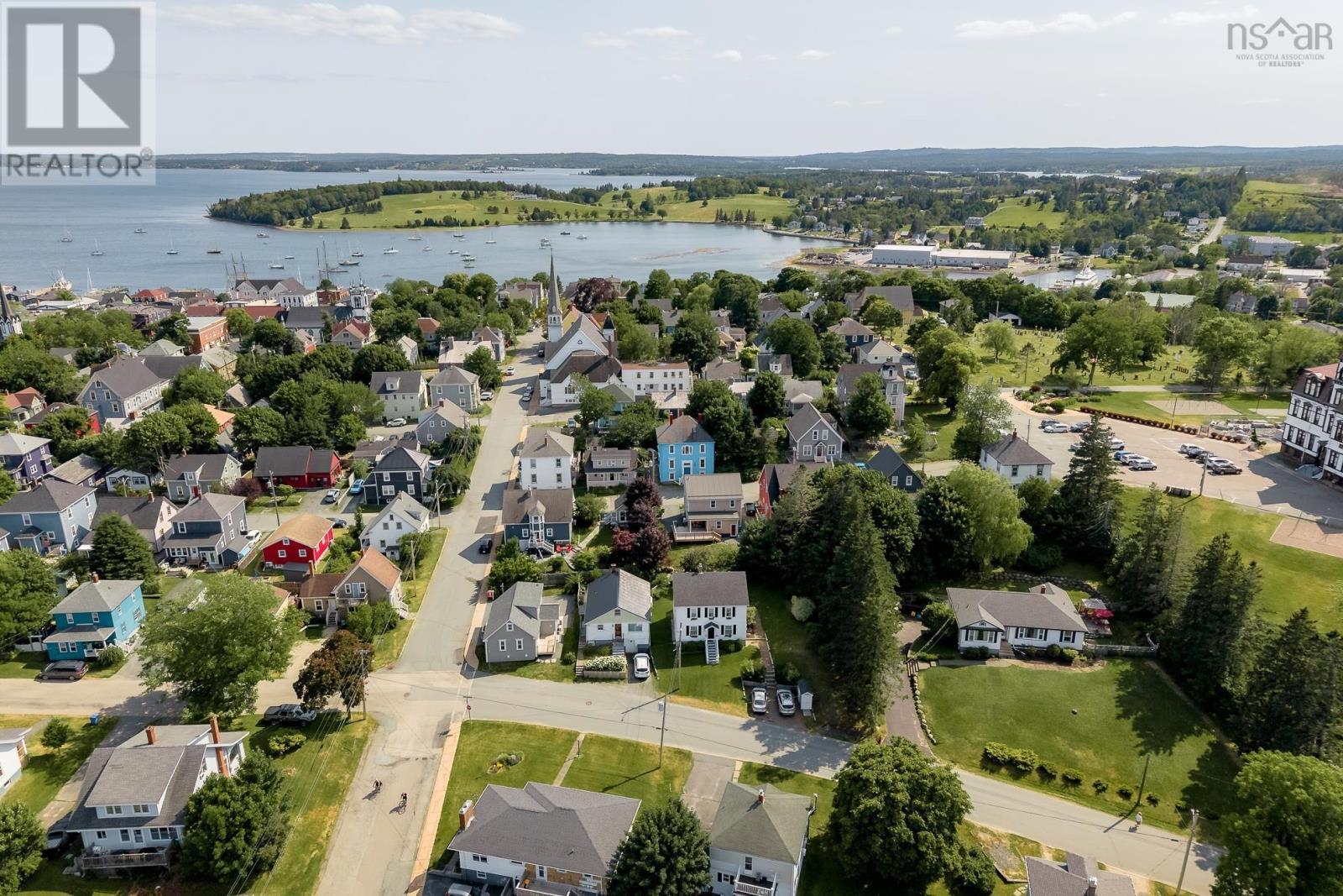 55 Lawrence Street, Lunenburg, Nova Scotia  B0J 2C0 - Photo 48 - 202622409