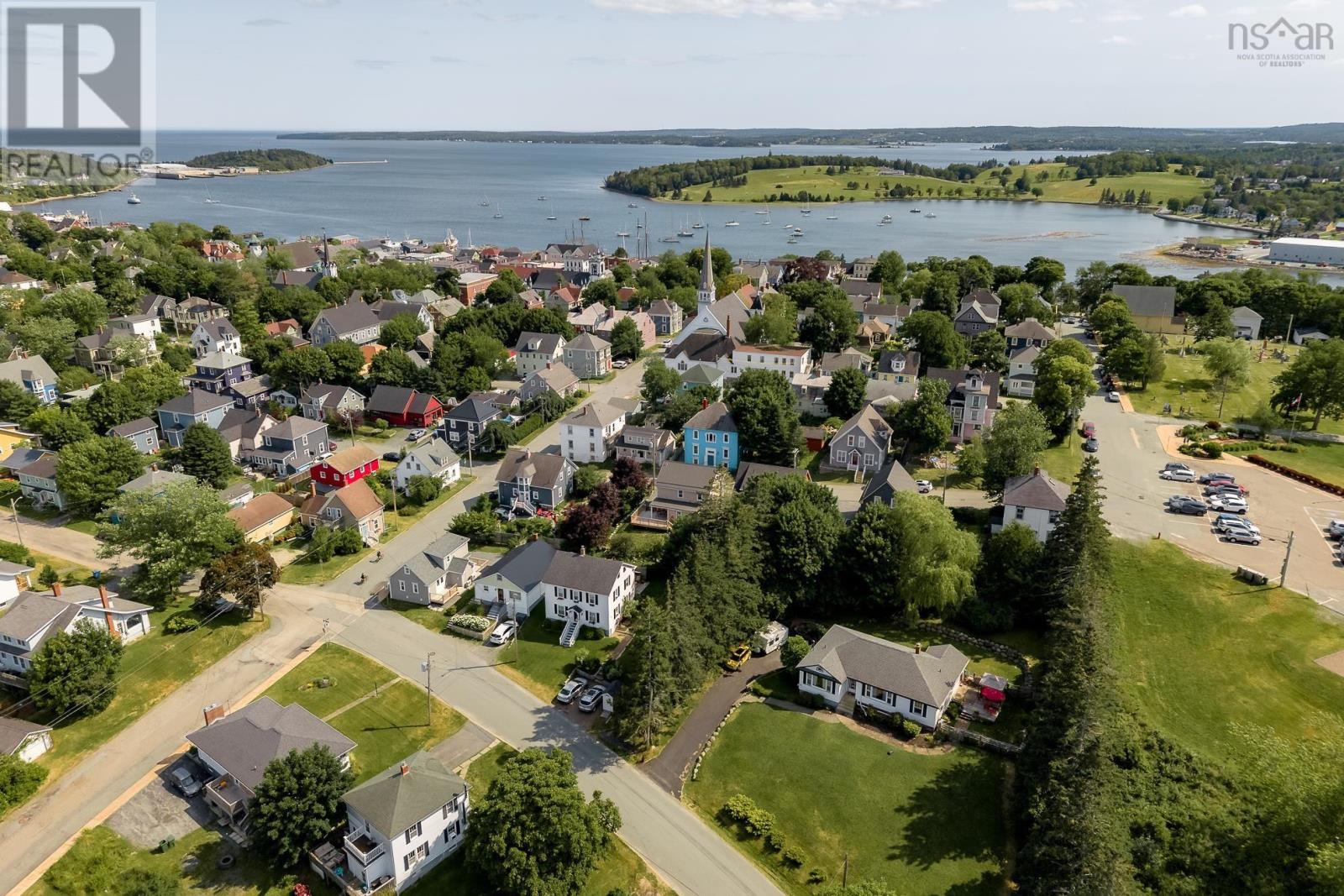 55 Lawrence Street, Lunenburg, Nova Scotia  B0J 2C0 - Photo 49 - 202622409