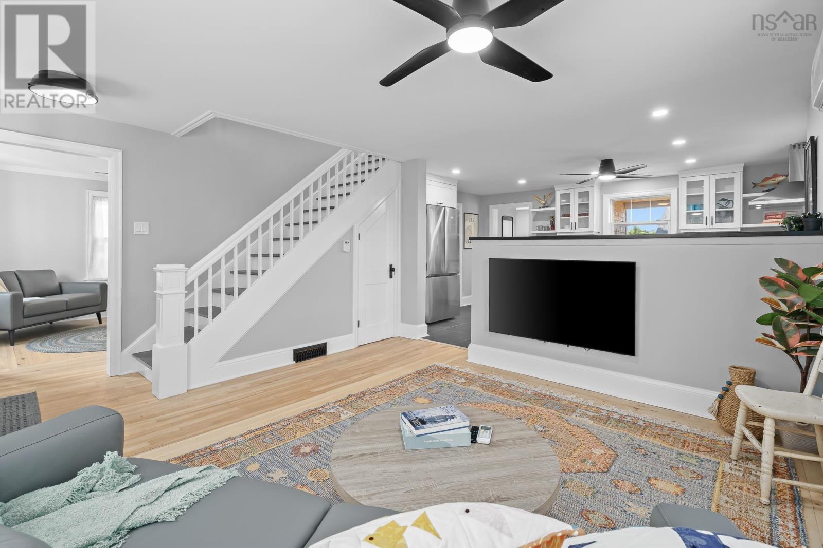 55 Lawrence Street, Lunenburg, Nova Scotia  B0J 2C0 - Photo 6 - 202622409