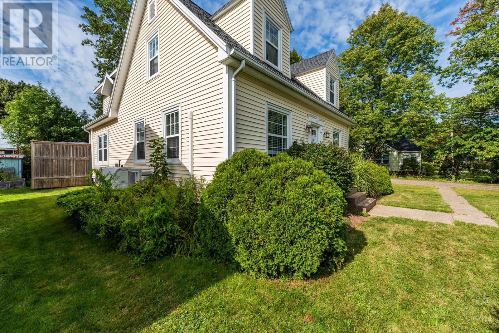 61 Connaught Avenue, Middleton, Nova Scotia  B0S 1P0 - Photo 3 - 202622418