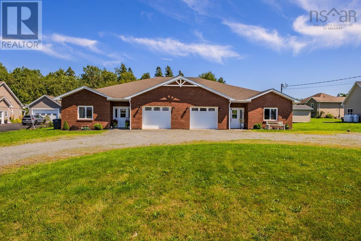144-146 Village Line Avenue, Valley, Nova Scotia  B2N 0J3 - Photo 2 - 202622475