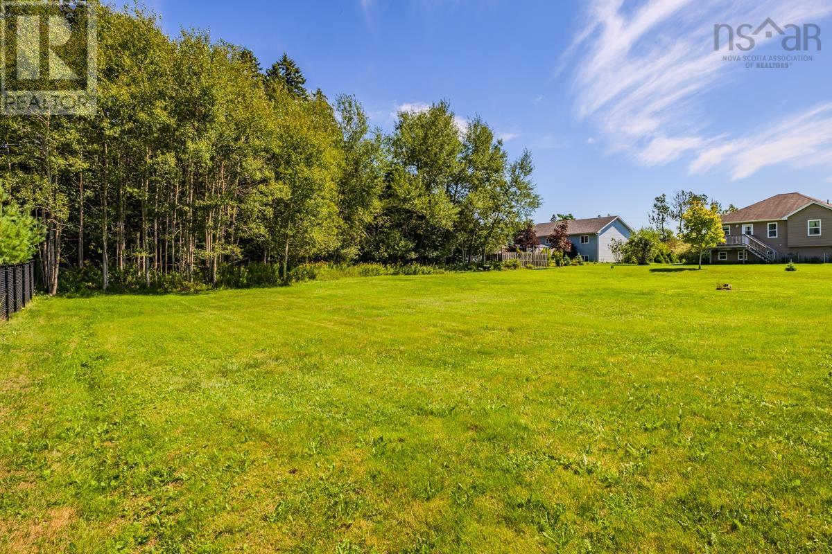 144-146 Village Line Avenue, Valley, Nova Scotia  B2N 0J3 - Photo 8 - 202622475