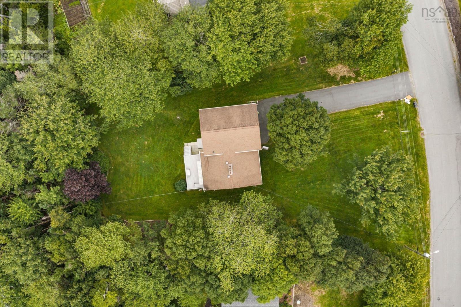 18 Lakewood Drive, Brookside, Nova Scotia  B3T 1S5 - Photo 4 - 202622970