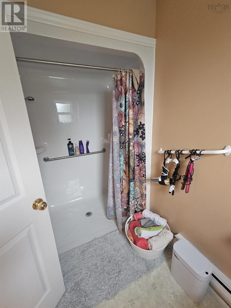 6 Alphonse Street, Glace Bay, Nova Scotia  B1A 4A3 - Photo 13 - 202623138
