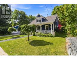 102 Pleasant Street, mahone bay, Nova Scotia