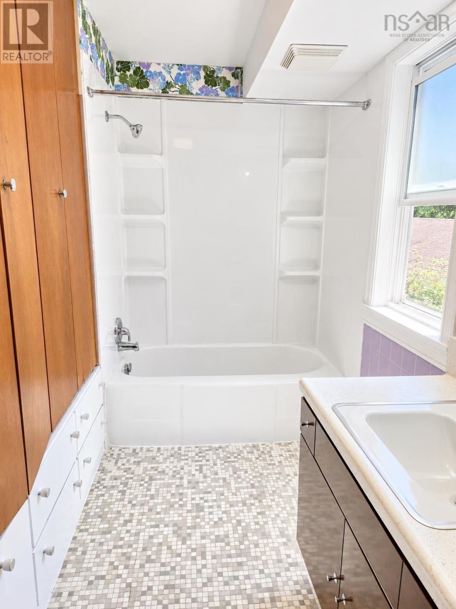 817 Tower Road, 5791 Harrington Dr, Halifax Peninsula, Nova Scotia  B3H 2Y1 - Photo 15 - 202623152
