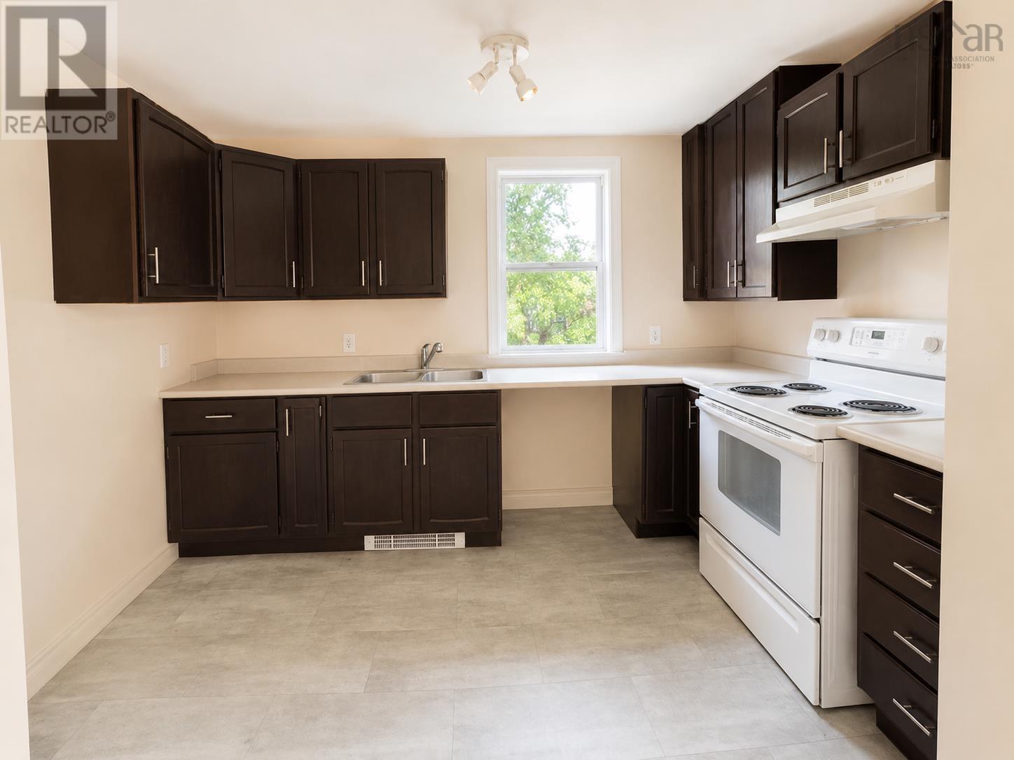 817 Tower Road, 5791 Harrington Dr, Halifax Peninsula, Nova Scotia  B3H 2Y1 - Photo 2 - 202623152