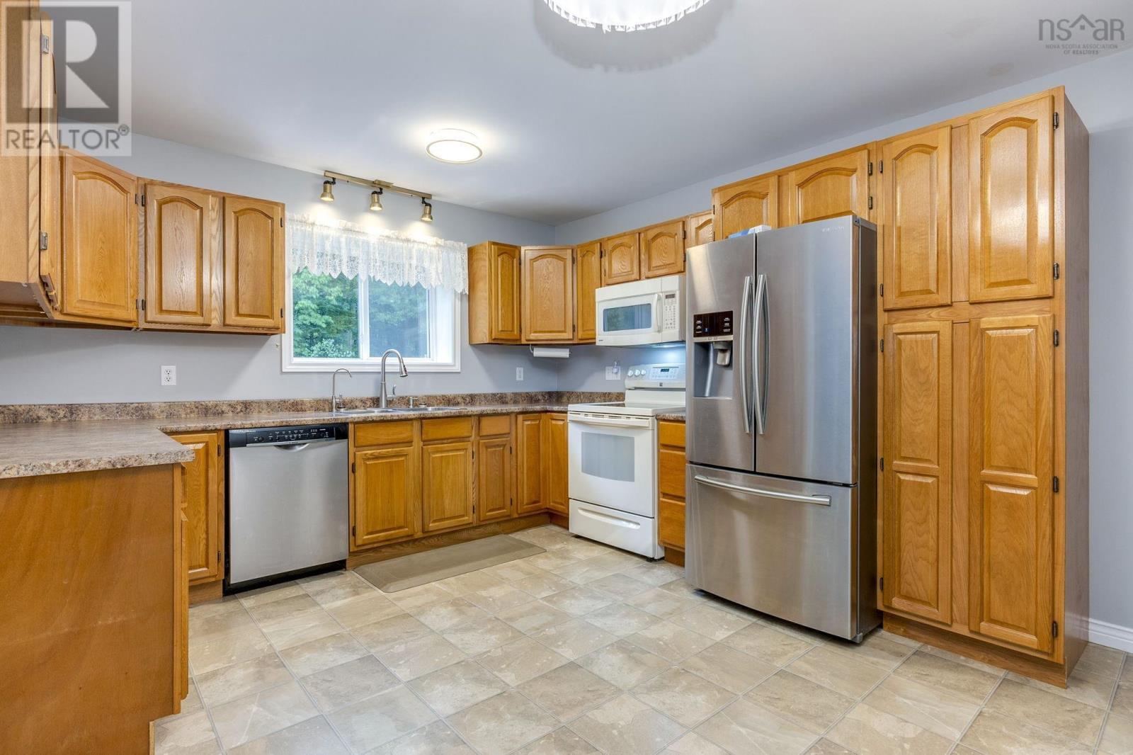 20 Bell Street, Lake Echo, Nova Scotia  B2Z 1M8 - Photo 12 - 202623446