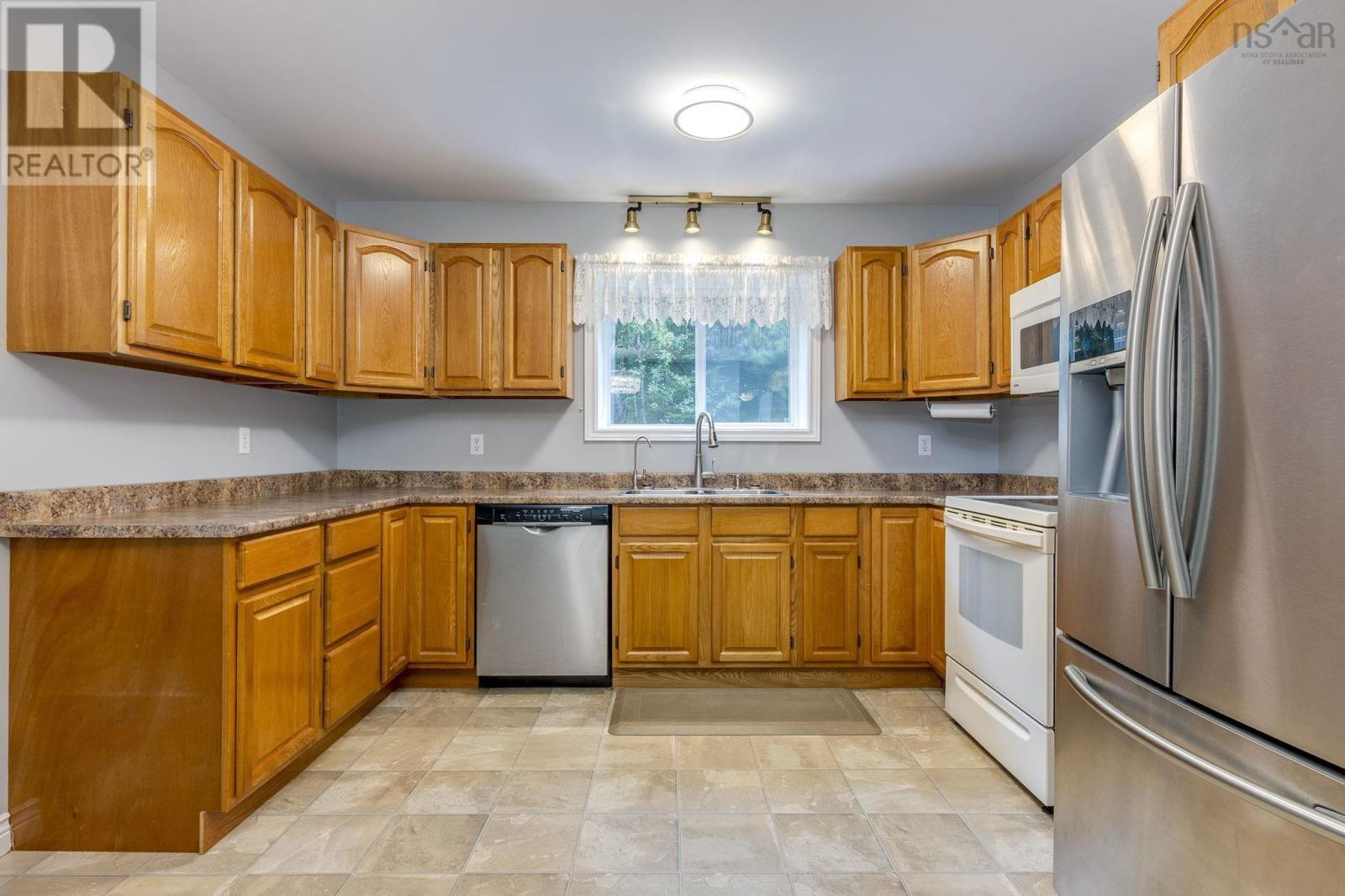 20 Bell Street, Lake Echo, Nova Scotia  B2Z 1M8 - Photo 13 - 202623446
