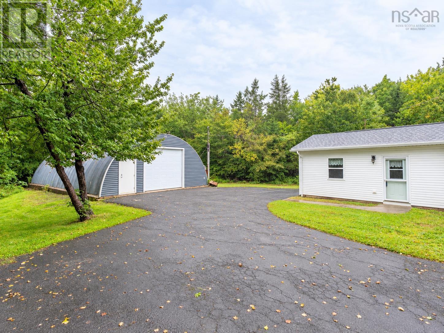 20 Bell Street, Lake Echo, Nova Scotia  B2Z 1M8 - Photo 2 - 202623446